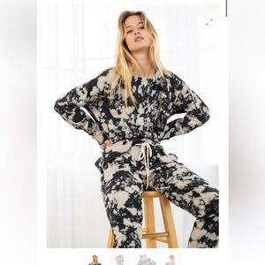 Lovestitch Black and White Tie-Dye Lounge Set